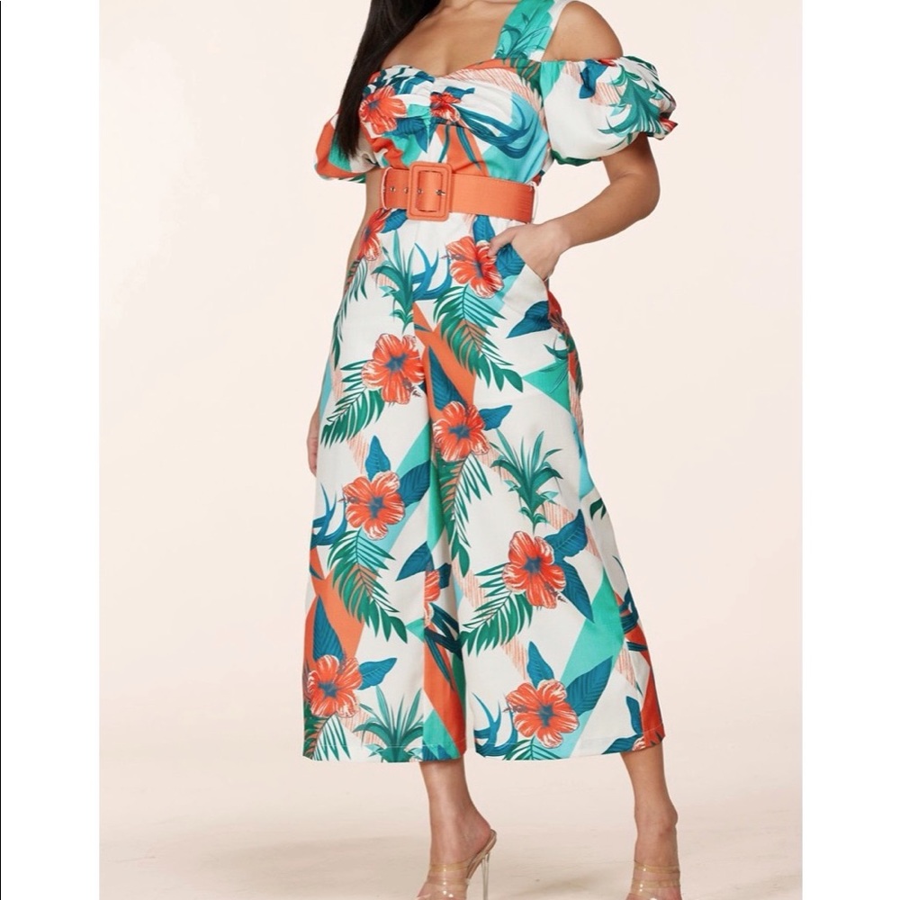 Beautiful jumpsuit flower 🌹